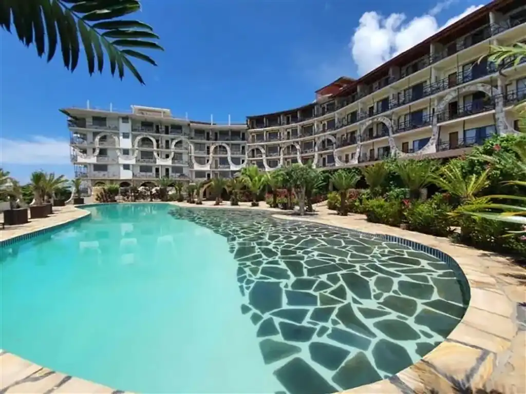 the waves zanzibar pool